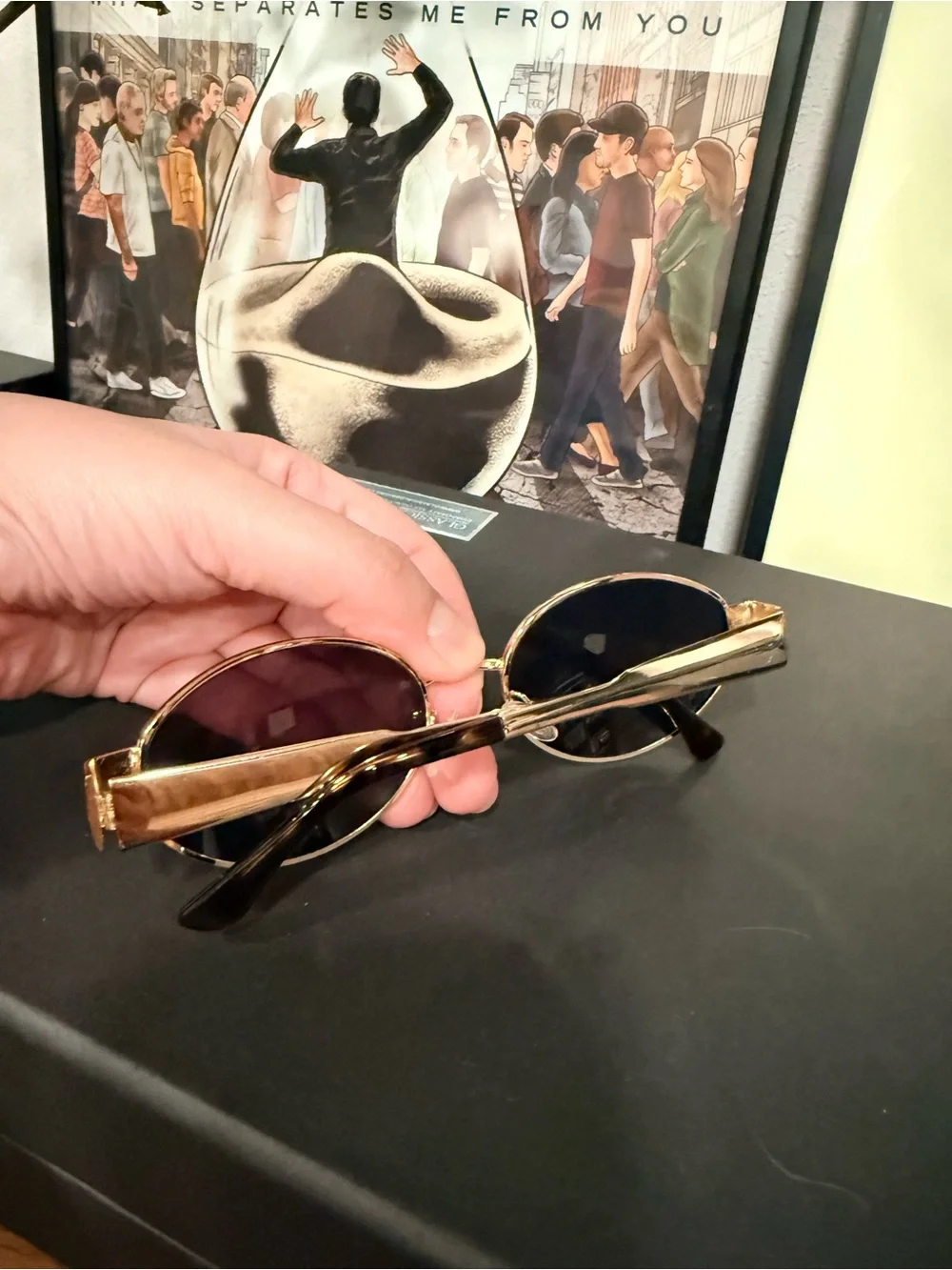 Source Unknown Gold Frame Black Lens Oval Sunglasses